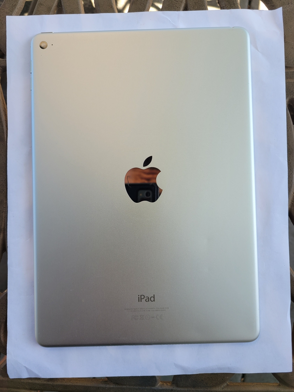 Apple iPad Air 2 White Tablet with Silver Back Side ***AJ*** - Picture 6 of 6